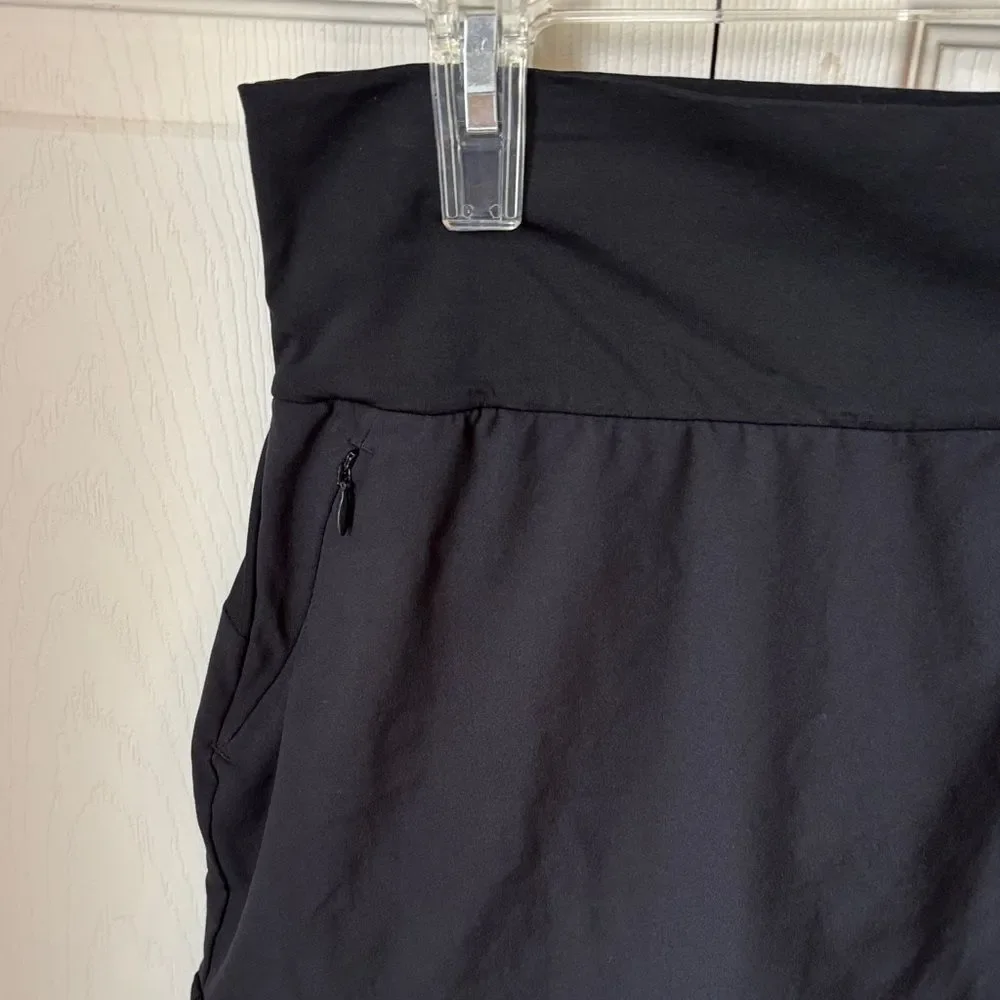 Adidas Women’s Black skirt ruffle built in shorts zip pockets size medium EUC